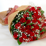 【両親の結婚記念日】贈るなら生花かプリザーブドどちらがいい？
